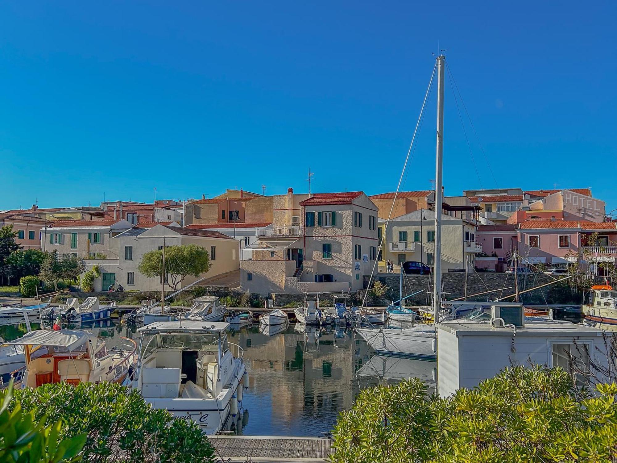 La Marina - Rooms In Stintino Exterior photo